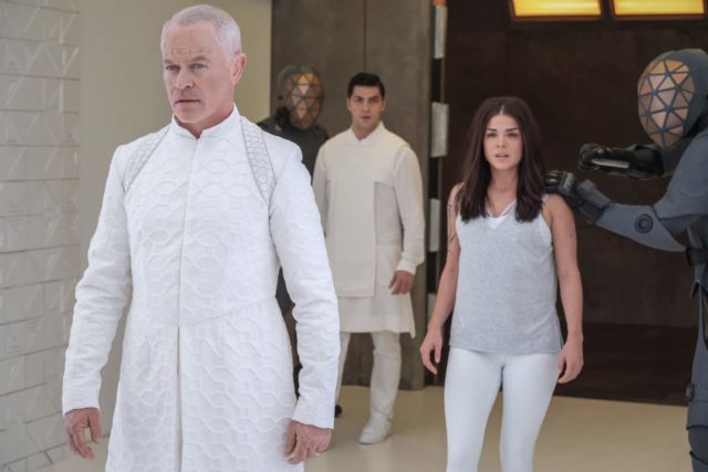 The 100 7x05 - Neal McDonough como Anders, Jason Diaz como Levitt y Marie Avgeropoulos como Octavia