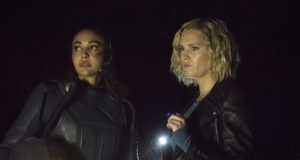 The 100 7x06 - Lindsey Morgan como Raven y Eliza Taylor como Clarke