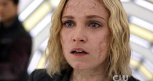 Eliza Taylor como Clarke Griffin en The 100