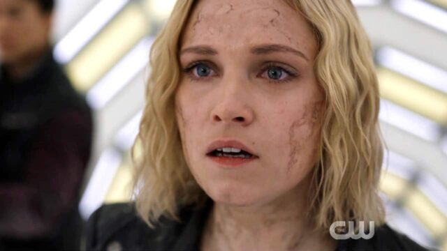 Eliza Taylor como Clarke Griffin en The 100