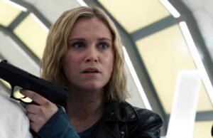 Eliza Taylor como Clarke Griffin en The 100 7x10