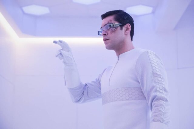 Jason Diaz como Levitt en The 100 7x11 Etherea