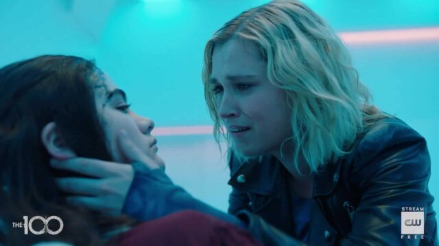 Madi y Clarke en The 100 S07E16 The Last War (Series Finale)