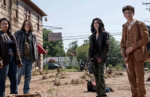 Iris, Silas, Hope y Elton en la primera temporada de TWD World Beyond