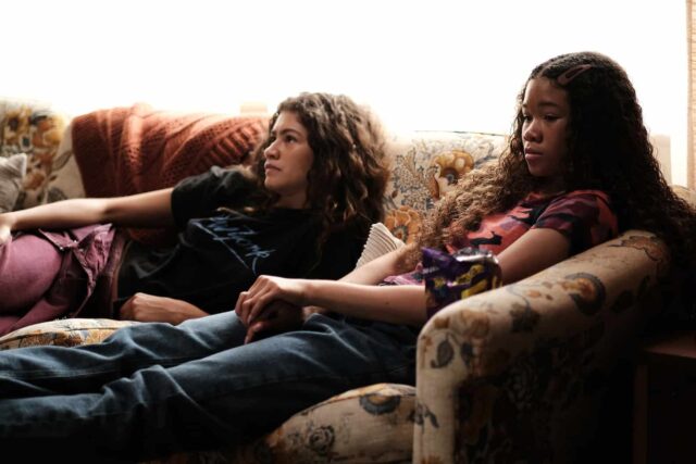 Zendaya como Rue Bennett y Storm Reid como Gia Bennett en Euphoria 2x03