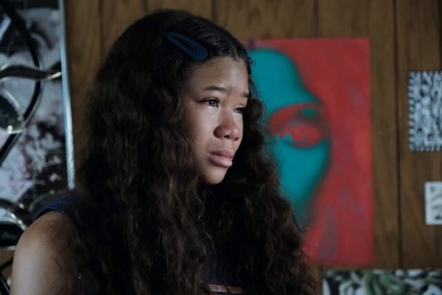 Storm Reid como Gia Bennett en Euphoria S02E05