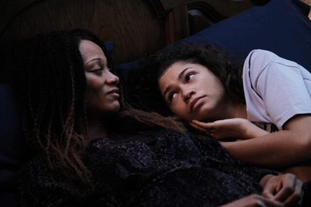 Nika King como Leslie Bennett y Zendaya como Rue Bennett en Euphoria S02E07