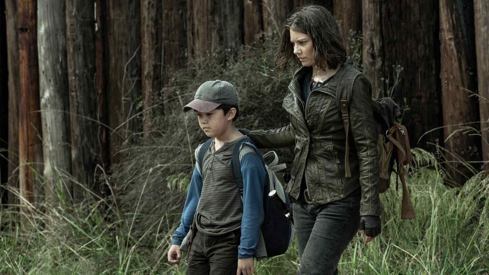 Kien Michael Spiller como Hershel Rhee y Lauren Cohan como Maggie Rhee en The Walking Dead 11x16 God (Mid-Season Finale)