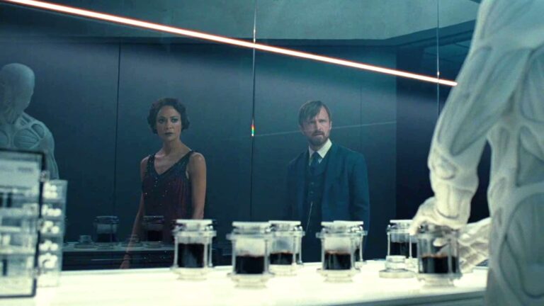 Thandiwe Newton como Maeve Millay y Aaron Paul como Caleb Nichols en el adelanto de Westworld 4x03