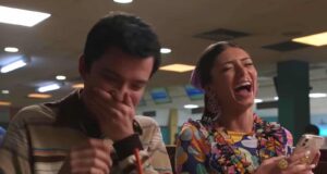 Asa Butterfield (Otis), y Mimi Keene (Ruby) en los bloopers de temporada 3 de Sex Education