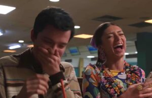 Asa Butterfield (Otis), y Mimi Keene (Ruby) en los bloopers de temporada 3 de Sex Education