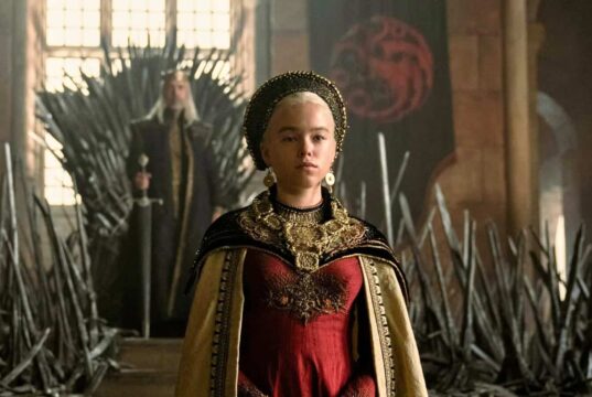Milly Alcock como Rhaenyra Targaryen en House of the Dragon 1x01