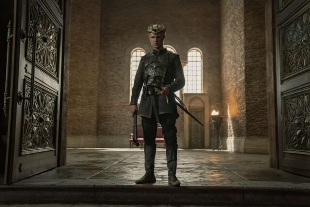 Matt Smith como Daemon Targaryen, Rey del Mar Angosto en House of the Dragon (La Casa del Dragón) 1x04