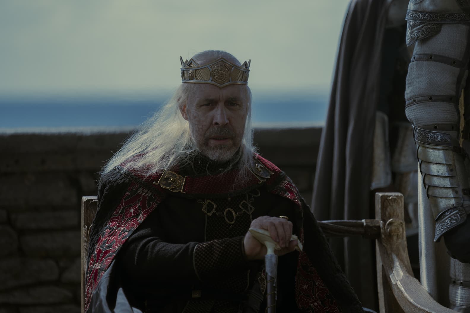 Paddy Considine como Viserys I Targaryen en House of The Dragon (La Casa del Dragón) 1x07