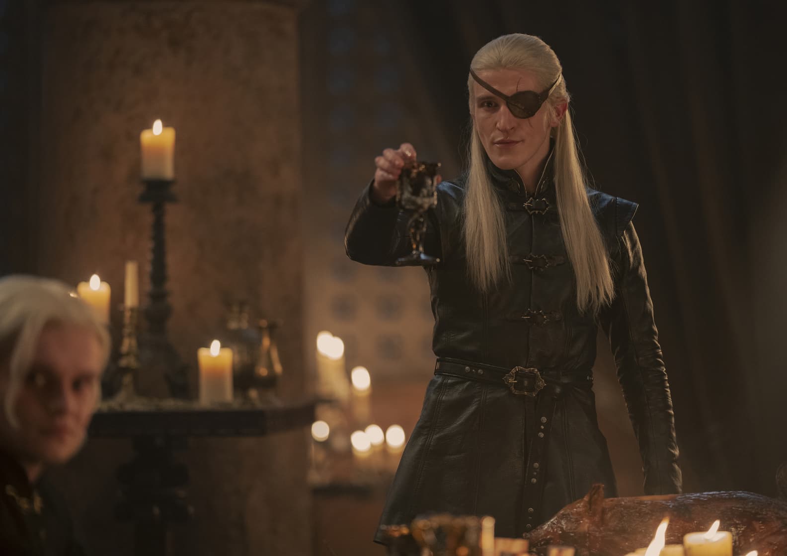 Ewan Mitchell como Aemond Targaryen en House of The Dragon (La Casa del Dragón) 1x08