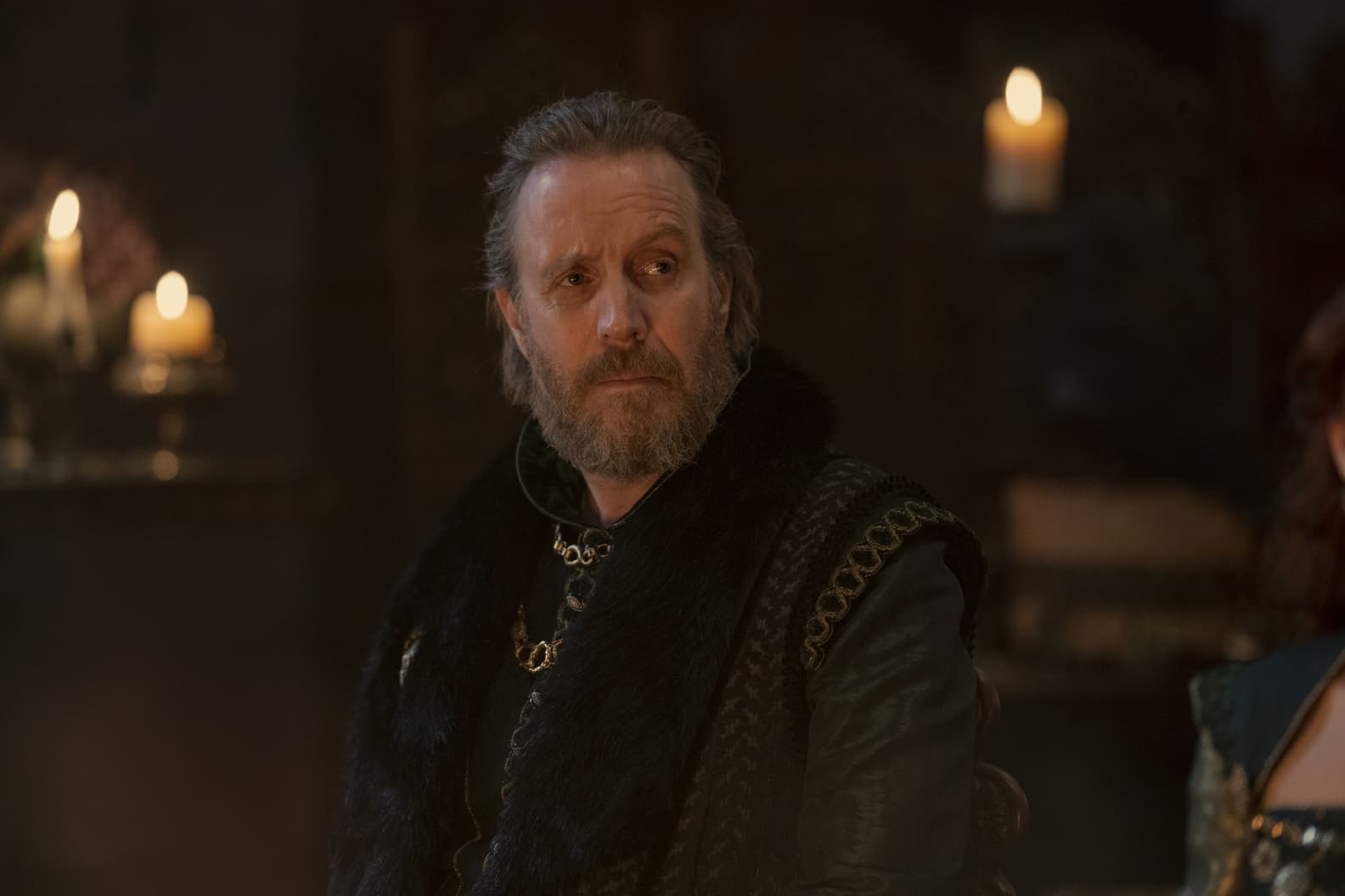 Rhys Ifans como Otto Hightower en House of The Dragon (La Casa del Dragón) 1x08