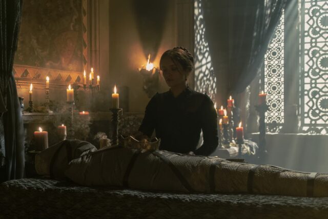 Olivia Cooke como la reina Alicent Hightower en House of The Dragon (La Casa del Dragón) 1x09