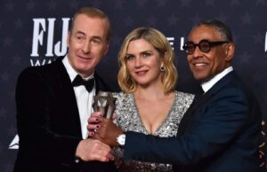 Bob Odenkirk, Rhea Seehorn y Giancarlo Esposito en los Critics Choice Awards 2023