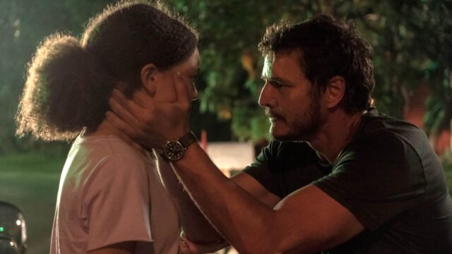 Nico Parker como Sarah y Pedro Pascal como Joel en The Last of Us 1x01