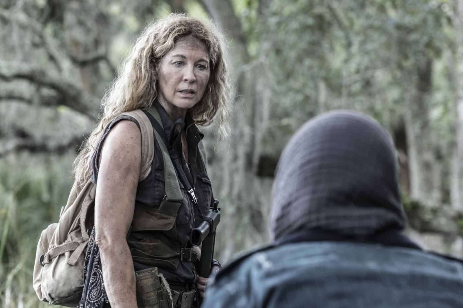 Jenna Elfman como June Dorie en Fear The Walking Dead 8x02