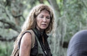 Jenna Elfman como June Dorie en Fear The Walking Dead 8x02