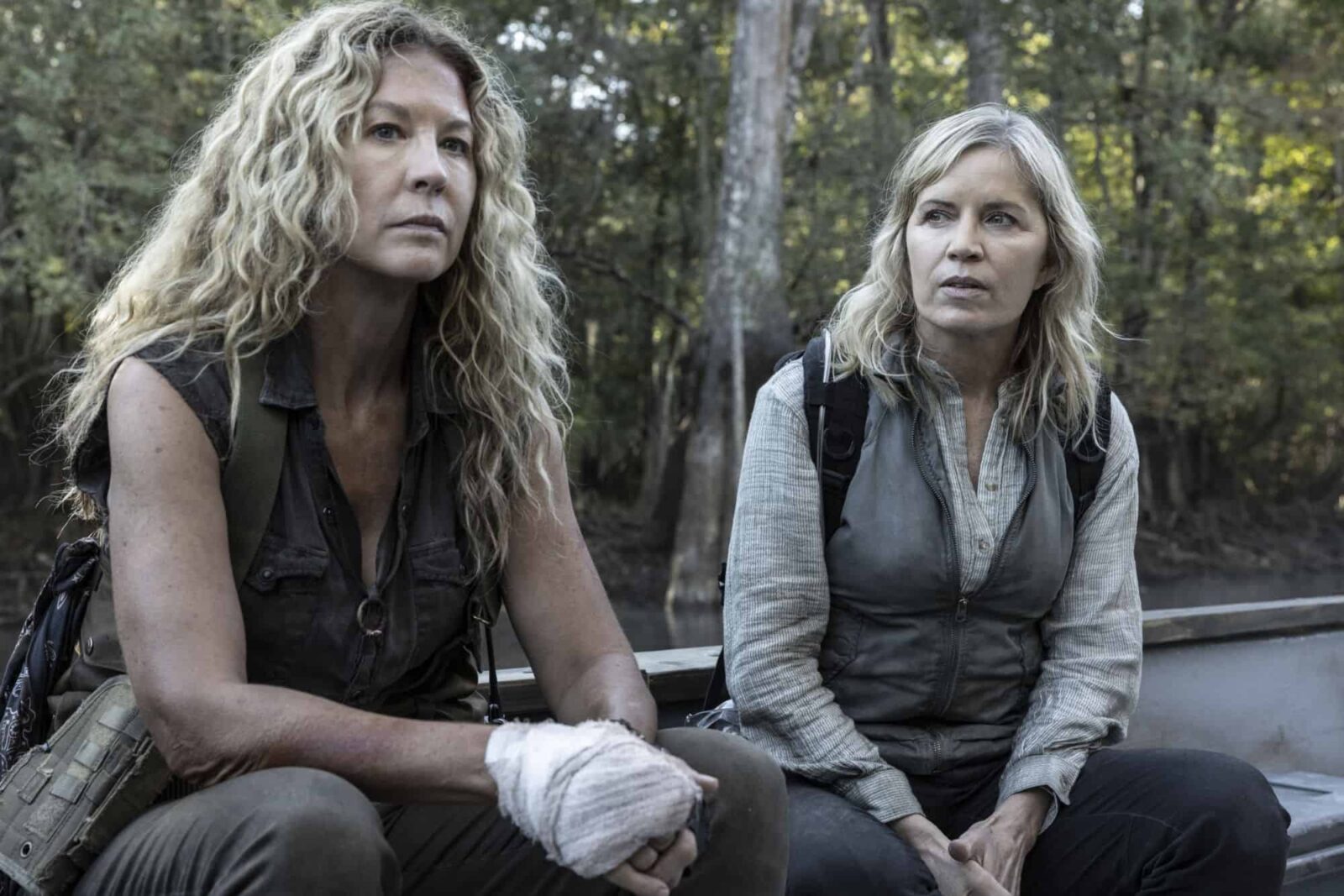 Jenna Elfman como June y Kim Dickens como Madison Clark en FearTWD 8x03