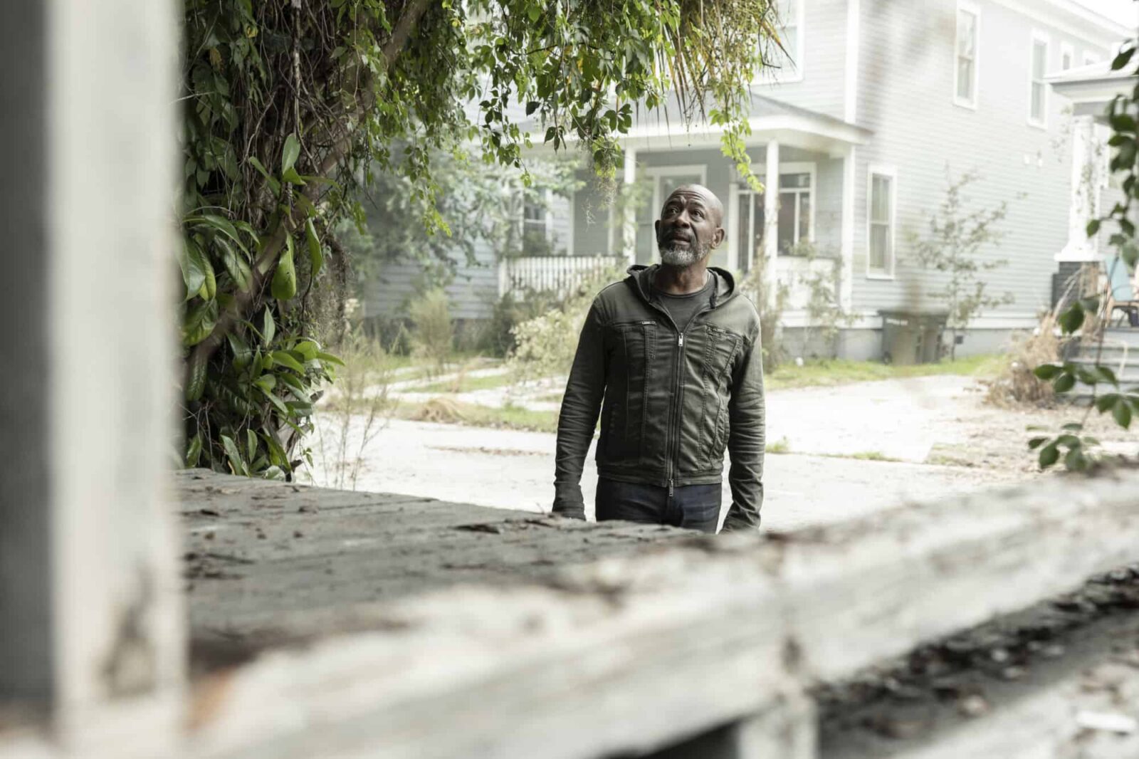 Lennie James como Morgan Jones en Fear the Walking Dead 8x04