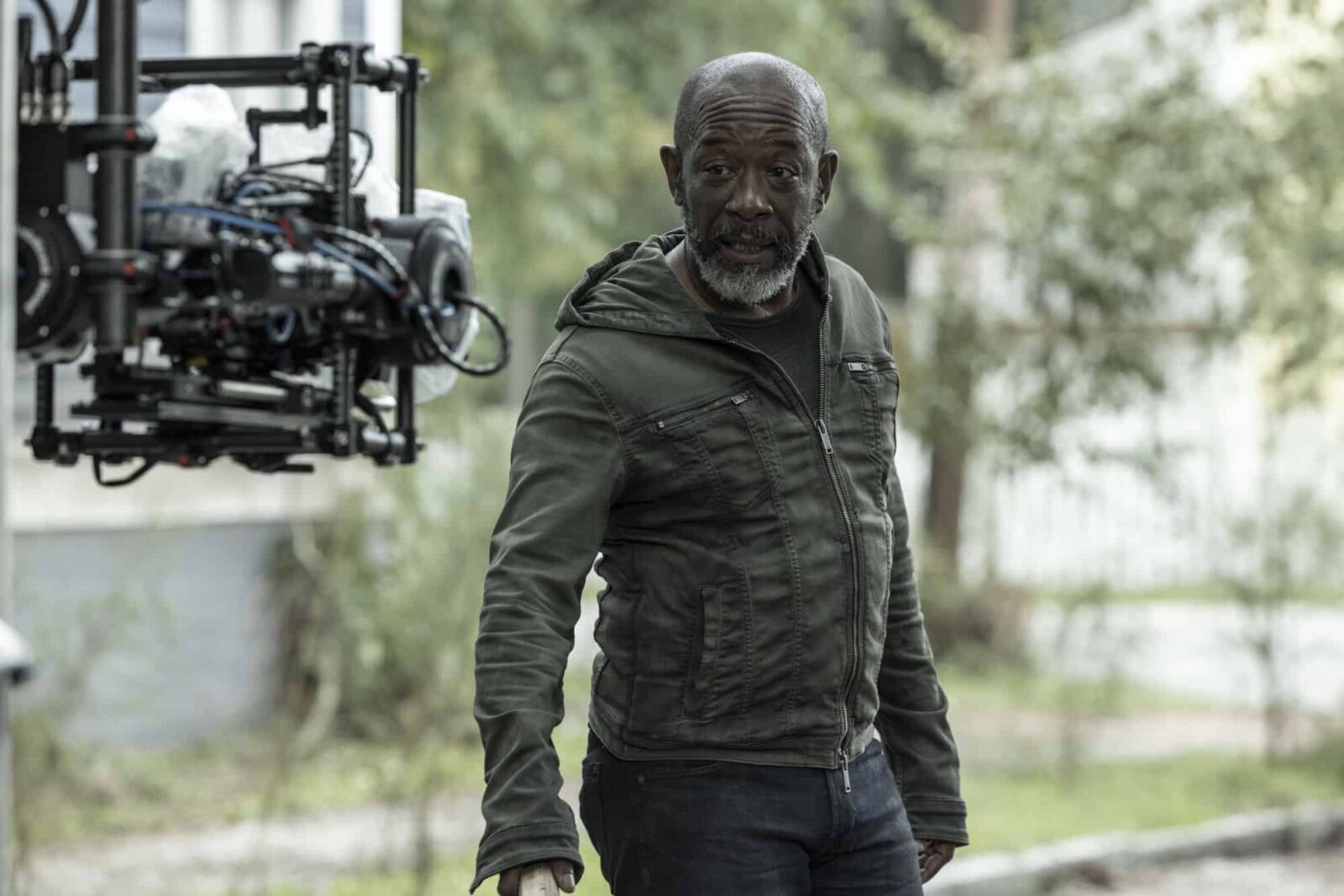 Lennie James como Morgan Jones en el detrás de escena de Fear the Walking Dead 8x04