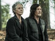 Melissa McBride como Carol y Norman Reedus como Daryl Dixon en el final de The Walking Dead