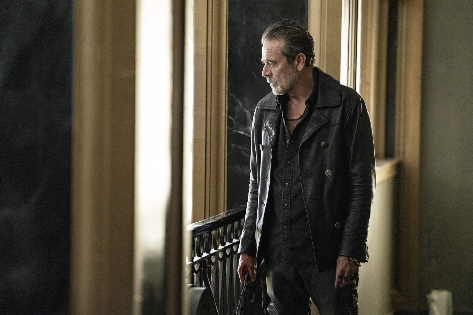 Jeffrey Dean Morgan como Negan en TWD Dead City 1x02