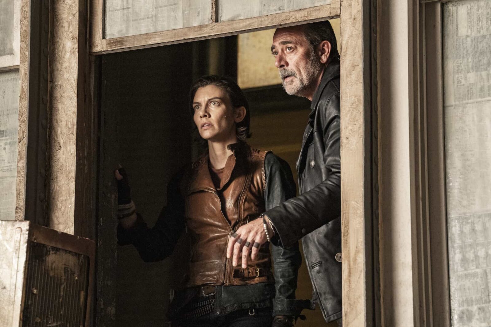 Maggie Rhee (Lauren Cohan) y Negan (Jeffrey Dean Morgan) en The Walking Dead: Dead City 1x02