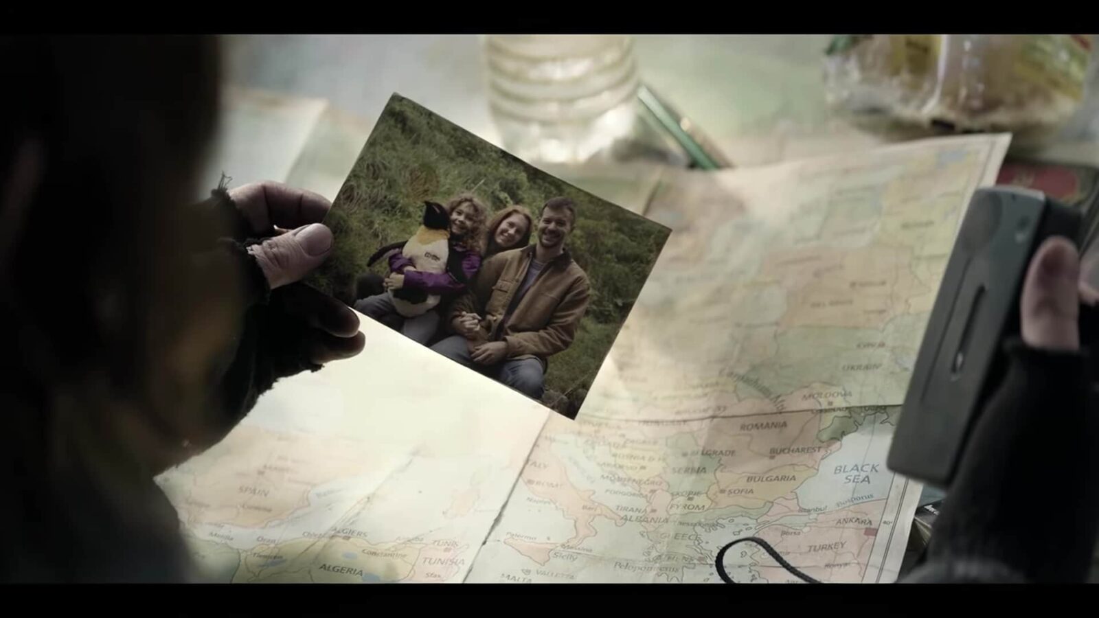 Foto de la familia que dejó la grabación que encuentra Daryl