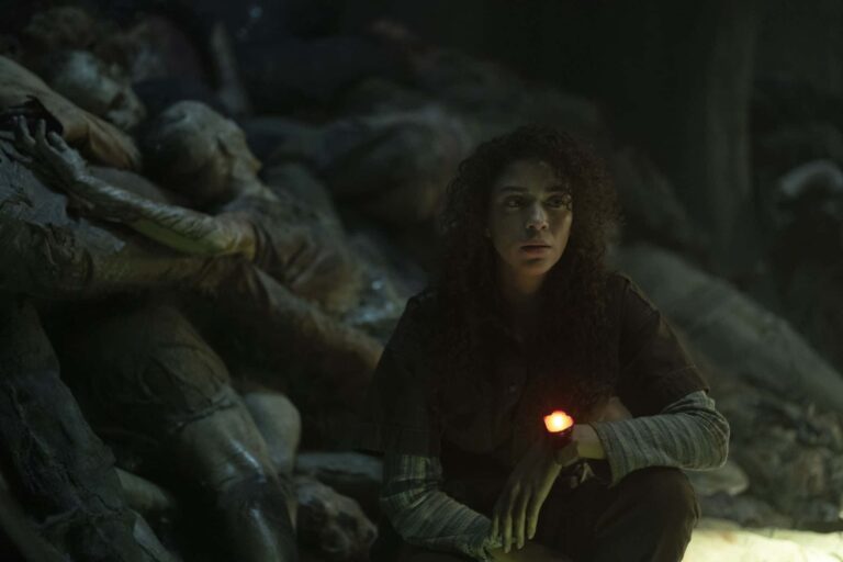 Karina Ortiz como Amaia en TWD Dead City 1.05