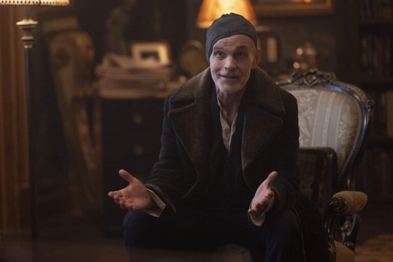 Željko Ivanek como el Croata en TWD Dead City 1.05