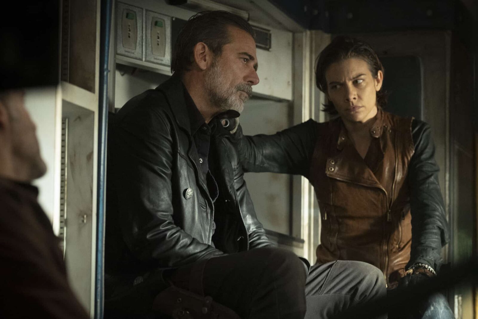 Negan (Jeffrey Dean Morgan) y Maggie (Lauren Cohan) en TWD Dead City 1x06