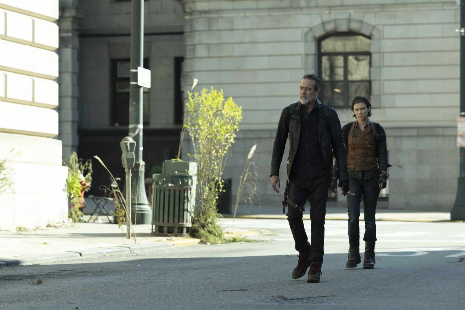 Negan (Jeffrey Dean Morgan) y Maggie (Lauren Cohan) en TWD Dead City S01E06