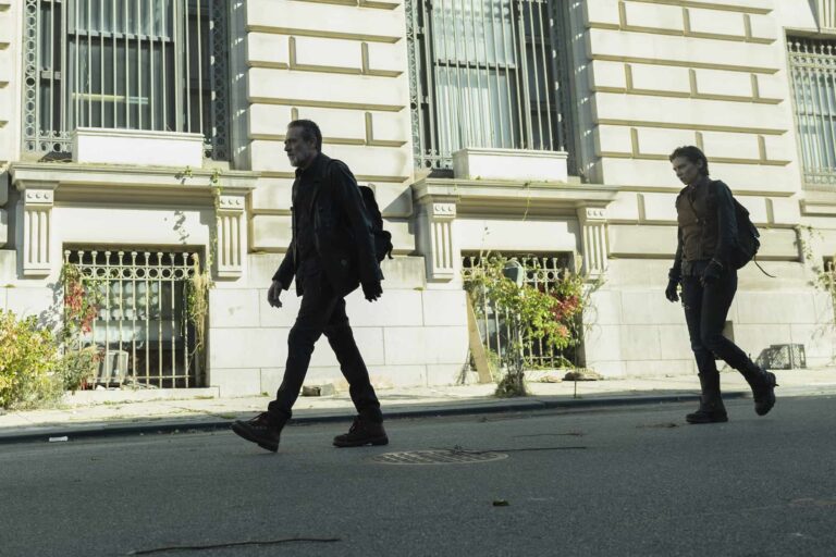 Negan (Jeffrey Dean Morgan) y Maggie (Lauren Cohan) en TWD Dead City S01E06