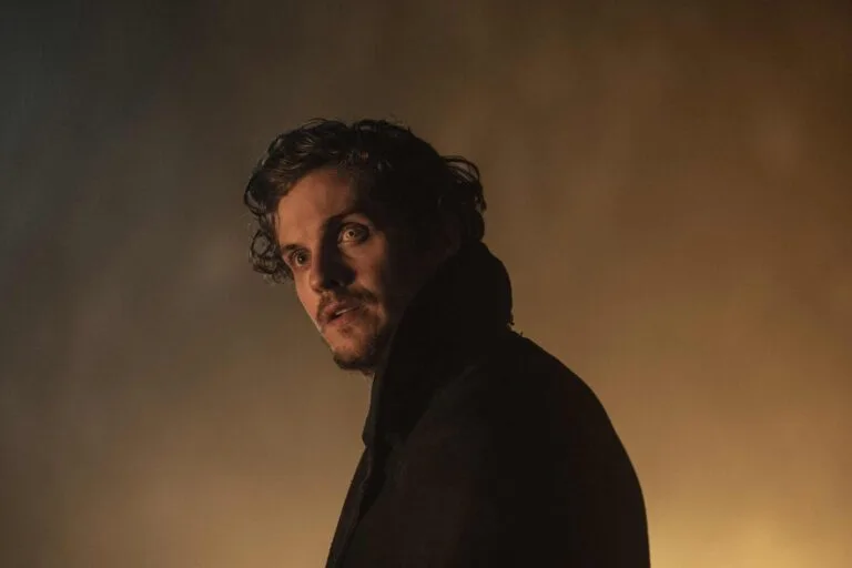 Daniel Sharman como Troy Otto en FTWD S08E08