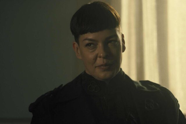 Pollyanna McIntosh como Jadis en TWD: The Ones Who Live 1x03