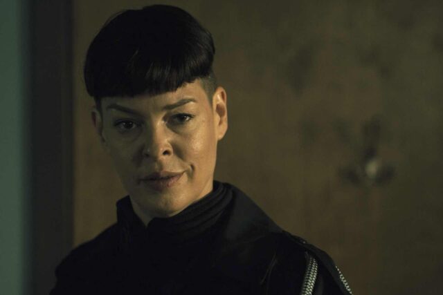 Pollyanna McIntosh como Jadis en TWD: The Ones Who Live 1x03