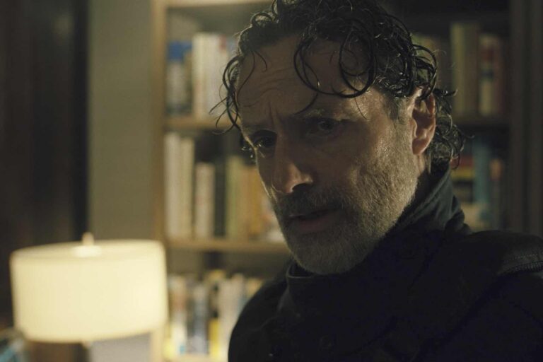 Andrew Lincoln como Rick Grimes en TWD: The Ones Who Live 1x04 Temporada 1 Capítulo 4