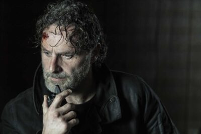 Andrew Lincoln como Rick Grimes en The Walking Dead: The Ones Who Live S01E06 The Last Time