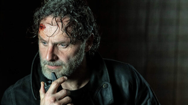 Andrew Lincoln como Rick Grimes en The Walking Dead: The Ones Who Live S01E06 The Last Time