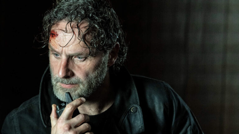 Andrew Lincoln como Rick Grimes en The Walking Dead: The Ones Who Live S01E06 The Last Time