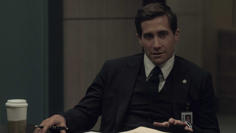 Jake Gyllenhaal en Presumed Innocent S01E01