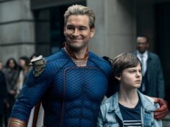 Antony Starr como Homelander y Cameron Crovetti como Ryan en la cuarta temporada de The Boys