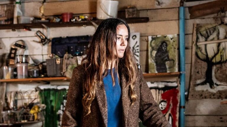 Catalina Sandino Moreno como Tabitha Matthews en FROM 3x02 "When We Go"