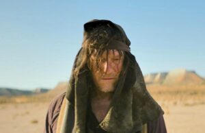 Norman Reedus como Daryl en el desierto en la tercera temporada de Daryl Dixon