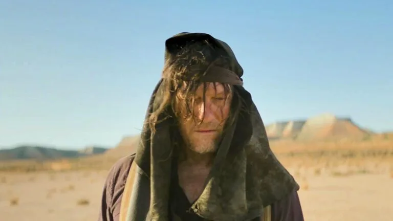 Norman Reedus como Daryl en el desierto en la tercera temporada de Daryl Dixon