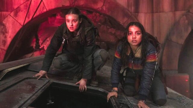 Ellie y Dina en el metro de Seattle en The Last of Us (Temporada 2 Capítulo 4)
